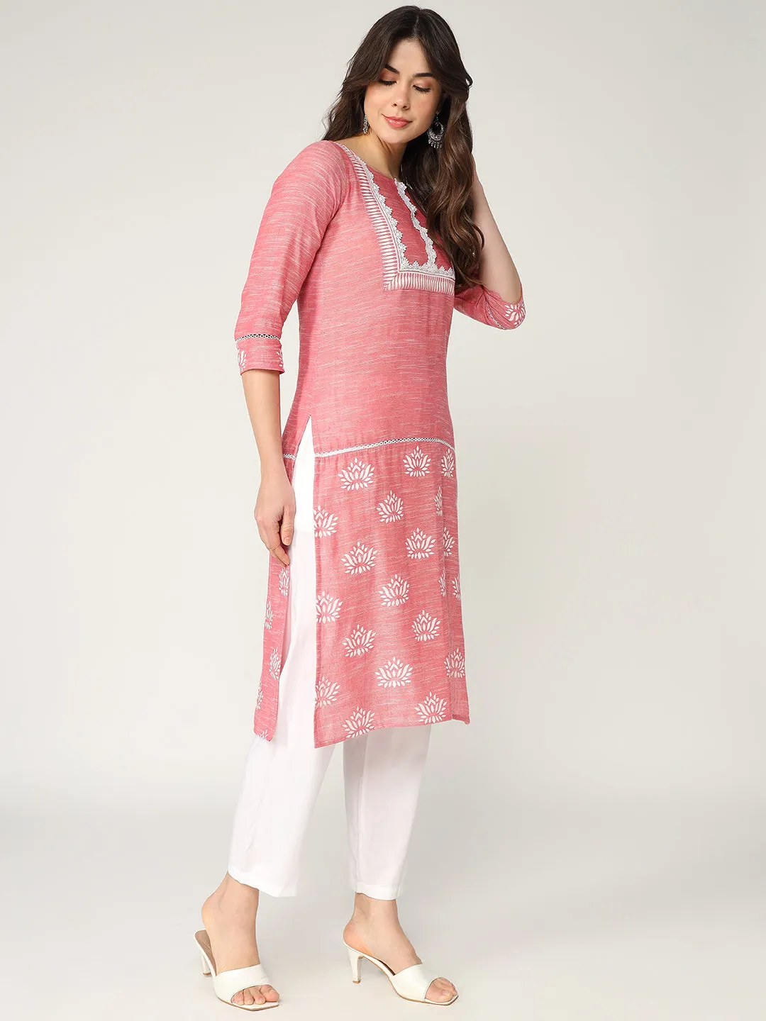 Straight Fit Printed Kurta With Lace At Front Yoke